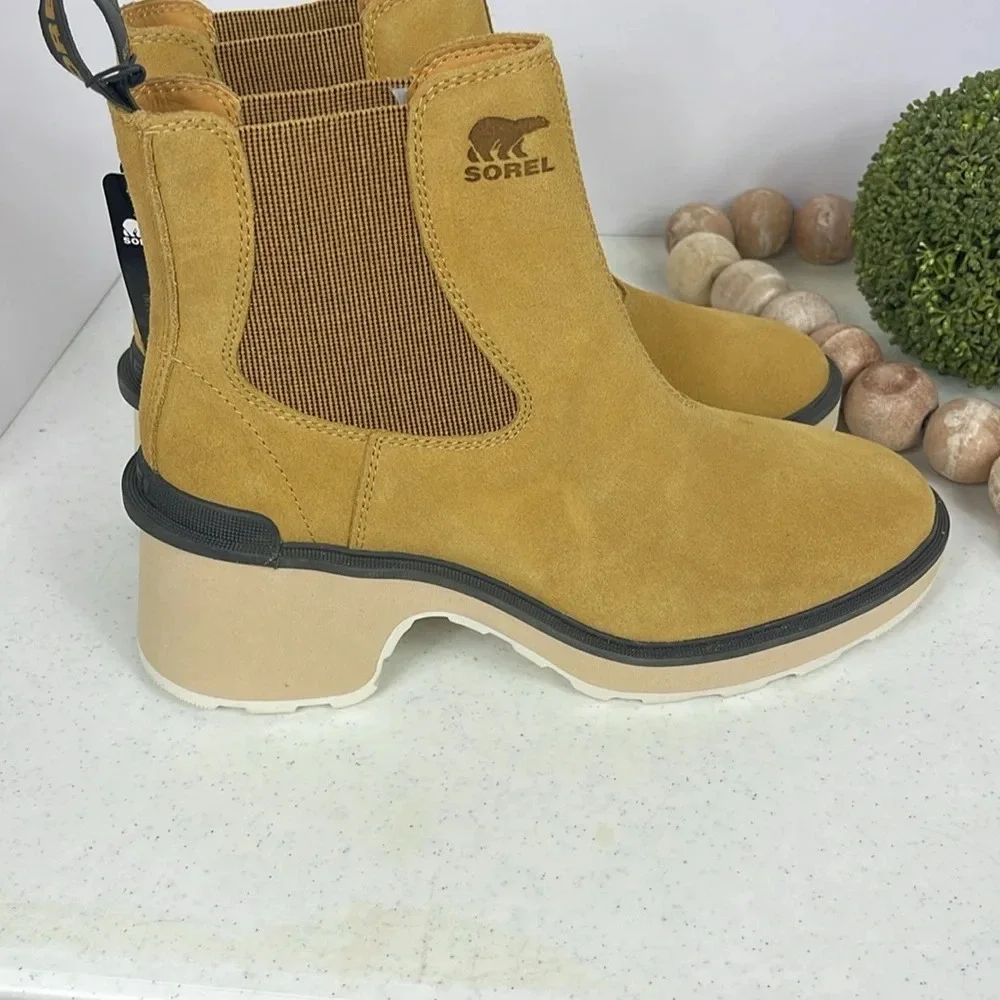 Sorel Hi Line Chelsea Heels Boots Booties Sz 10 Color/ Geo Yellow Jet